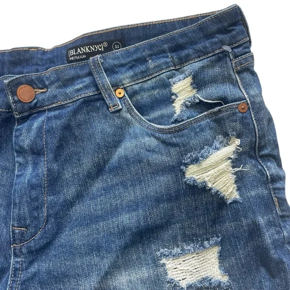 New Blank NYC The Fulton Roll Up Distressed Jean Shorts - Picture 4 of 9